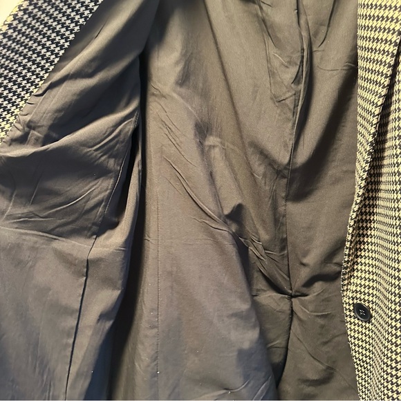 Blazer - Picture 6 of 9